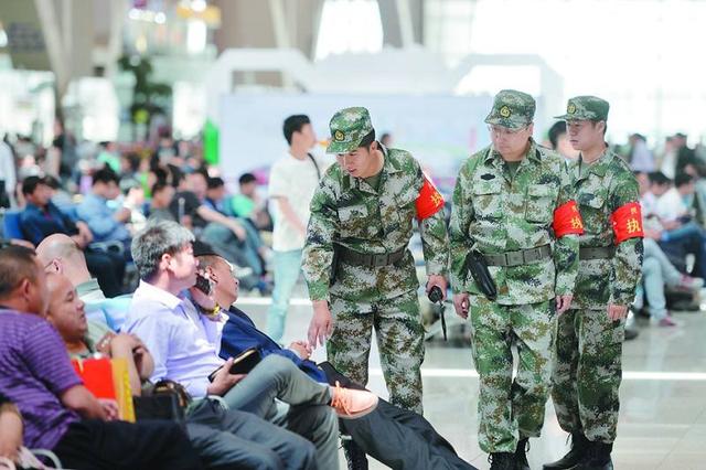 军人如果穿着军装外出一定要见义勇为吗?说出