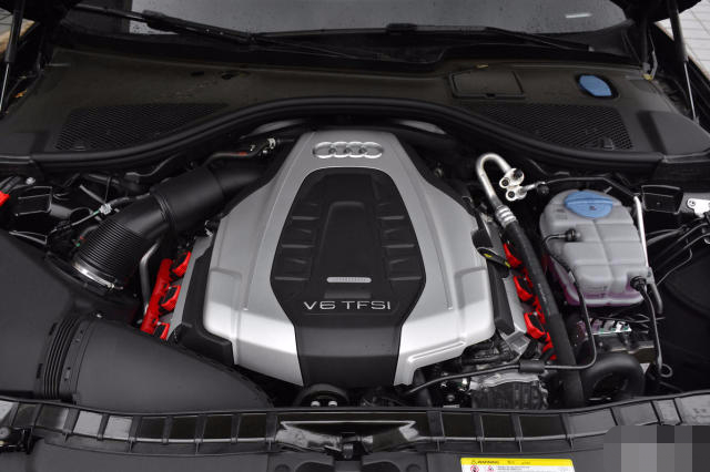 2018款奥迪A6L30周年纪念版 35 TFSI 运动版