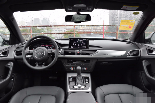 2018款奥迪A6L30周年纪念版 35 TFSI 运动版