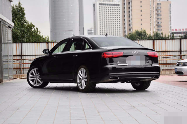 2018款奥迪A6L30周年纪念版 35 TFSI 运动版