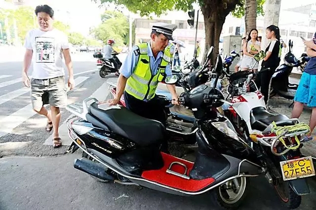 2月1日起,这种电动车有驾照才能上路,否则扣车
