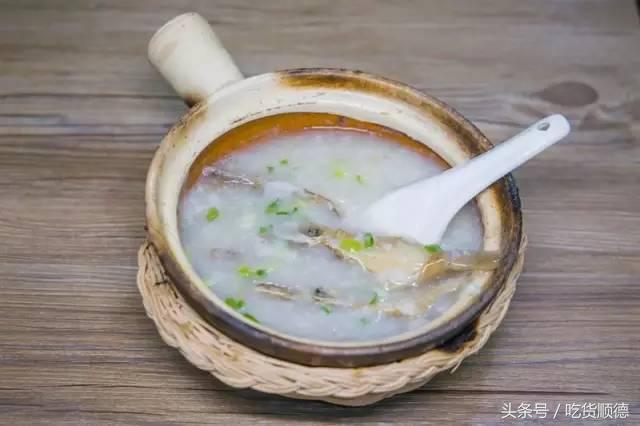 大良这家店,居然用会冒烟的木桶上鱼生!