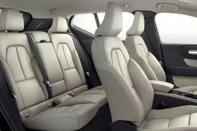 沃尔沃XC40很快到来,买宝马X1、奥迪Q3的已