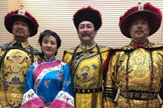 张国立张铁林唐国强皇帝扮演者齐聚唤起童年, 沈腾扮太监神相似!