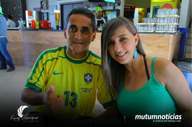 世界杯最传奇逆袭!29岁卖西瓜赚钱,学猫叫逗罗