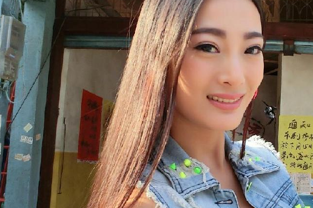 王李丹妮为啥还是单身？网友回复真是绝了：太大了无法掌握！