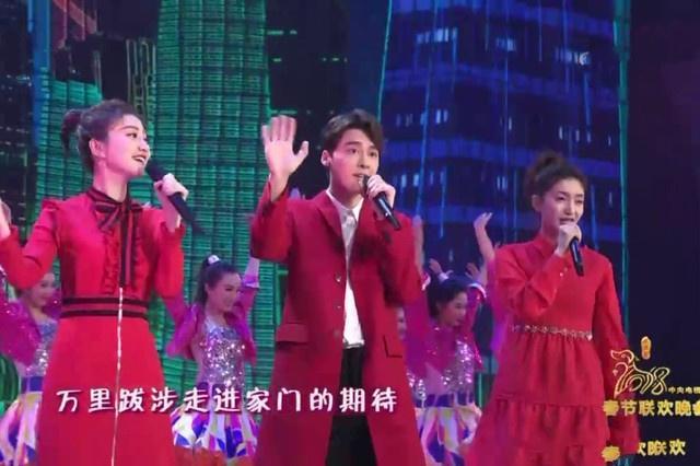 2018春晚,你觉得景甜和江疏影,谁跟李易峰更有cp感?