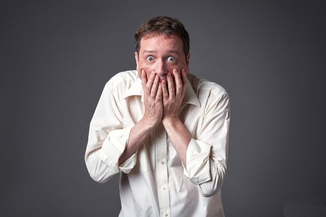 面试:展示视频作品时,出现不可描述的动作片