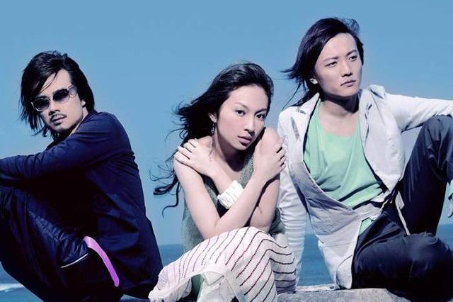飞儿乐队主唱被退团却还要推出新作品，网友：新专辑是轻音乐？