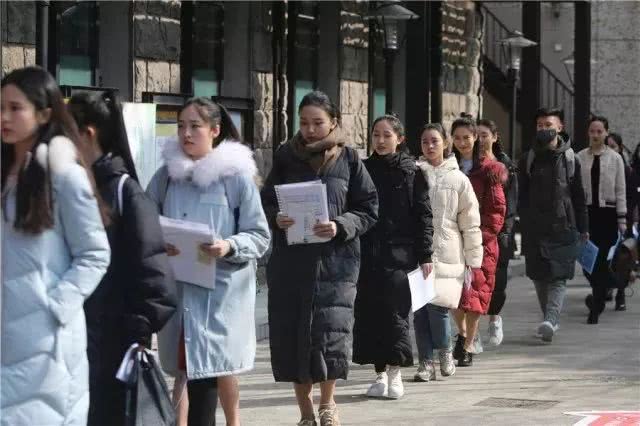 一年一度的上戏艺考又来了!这些美图带你直击现场!