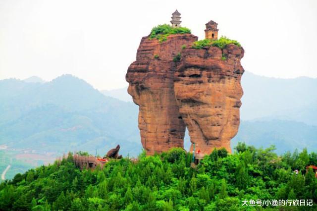 中国的名山大川太多了,今天小渔要给大家介绍的这座山,可能算不上特别