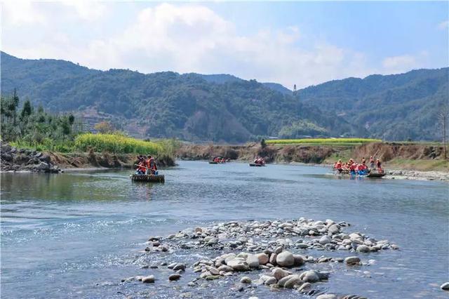 腾冲龙川江水上漂流,尽览曲石景妖娆