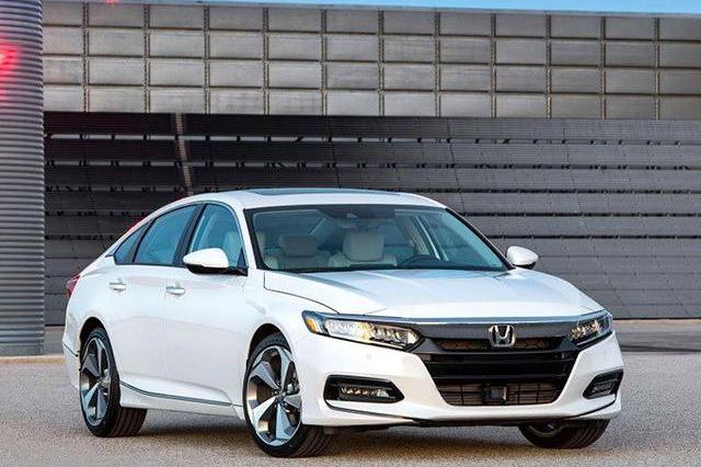 最有望将本田推下神坛的一款车，曾吊打凯美瑞，思域也得叫声大哥