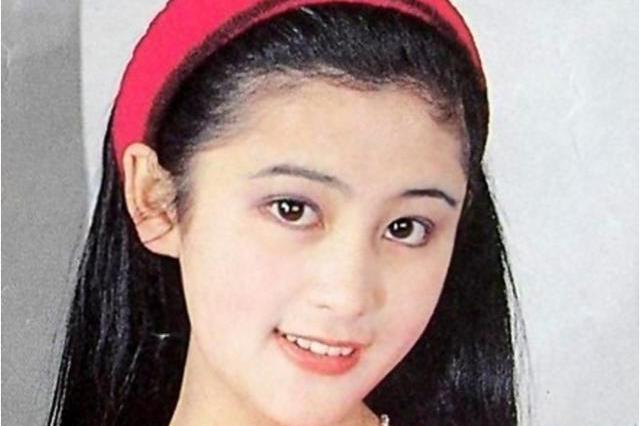 她28岁嫁给陈凯歌相夫教子,年轻时她是绝代佳人,如今却逐渐老去