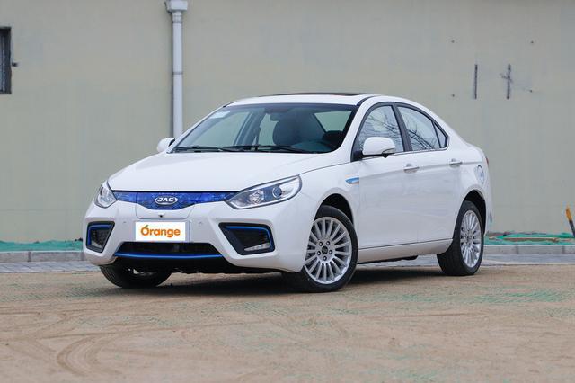 30万内，这4款续航超400公里电动汽车，你选谁？