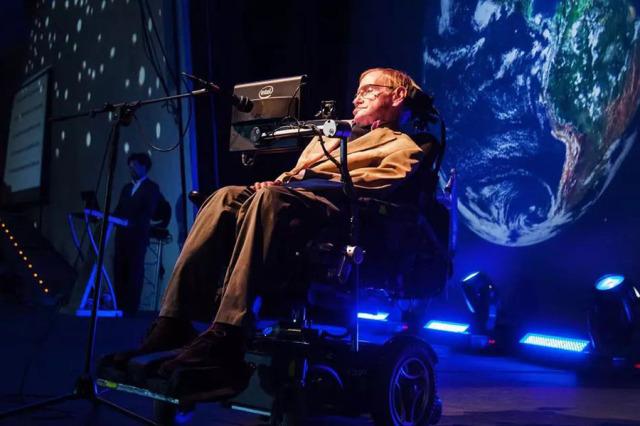 霍金去世，这个天才竟还曾拍过汽车广告