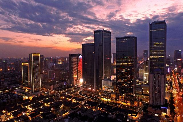 成都,若合并下这个大城后,将成为下一个深圳,怎