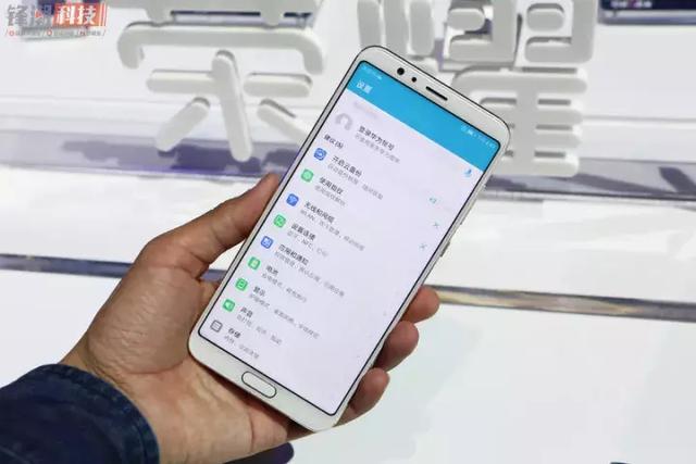 全面屏也有正面指纹识别,荣耀 V10 上手体验