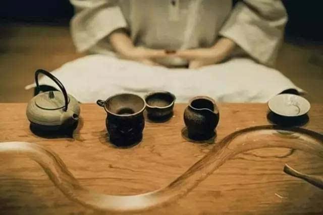 古训:穷困潦倒之时,不被人欺;飞黄腾达之日,不被人嫉!