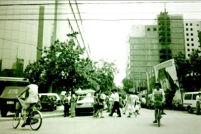1990年代西安东大街珍贵照片,那年你几岁