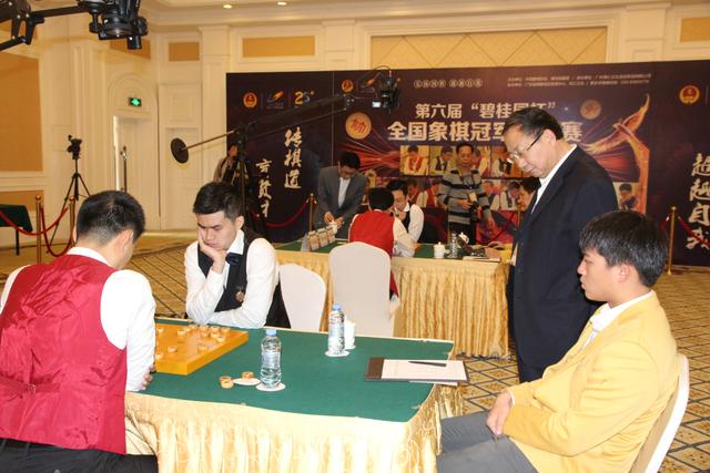 碧桂园杯决赛王天一胜出 网友点赞许银川有血性