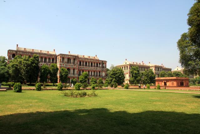 印度:恒河很脏?火车上挂满人?其实它真的和你