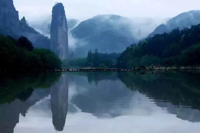 缙云仙都风景区,这里的山与水与人,构成了一幅精美绝伦的美丽画面,是
