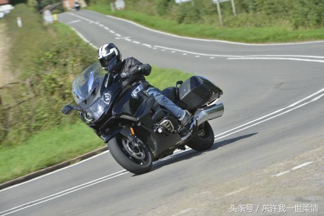 2017款宝马K1600B大型六缸休旅摩托车
