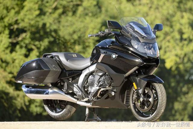 2017款宝马K1600B大型六缸休旅摩托车