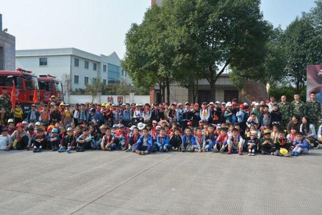 建德消防喜迎明镜小学百余名小学生参观学习
