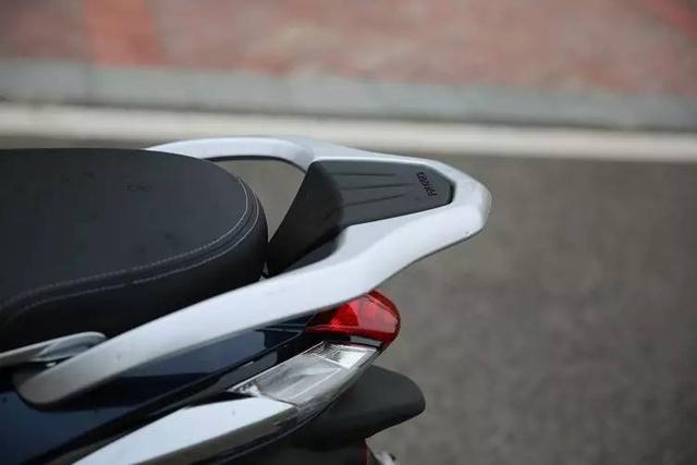 比亚乔全进口踏板Liberty&Medley150ABS简评