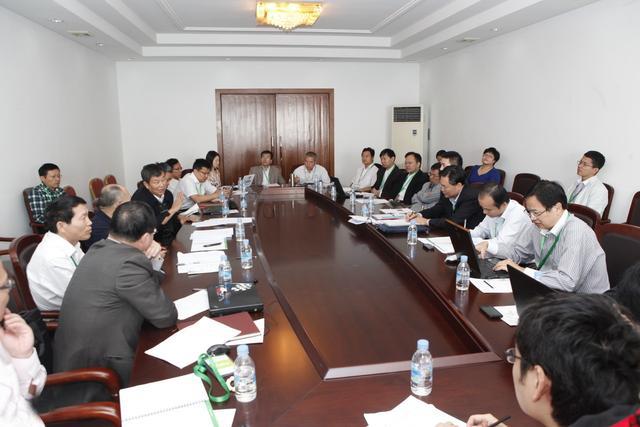 外企hr:别以为你是新人,开会就可以做"隐形人,给你3点建议