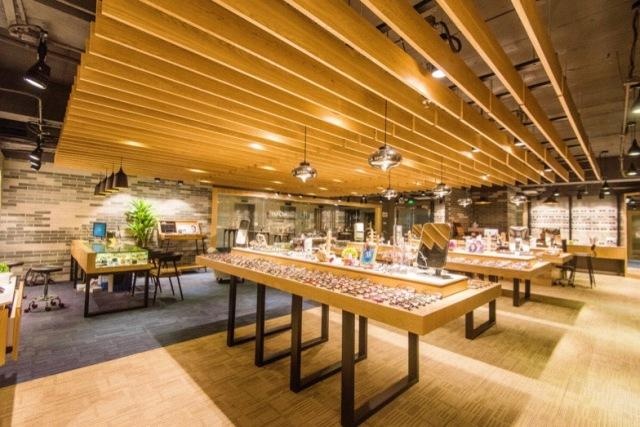 正佳惊现网红眼镜店!可以hea足一整天!