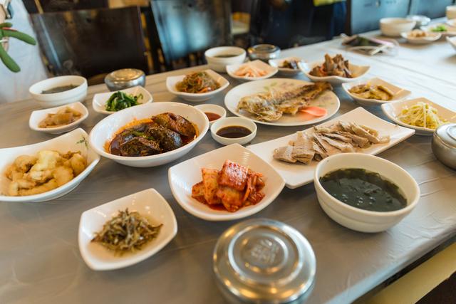 韩国九大菜系,你吃过生章鱼吗|韩国|海鲜|菜系_新浪新闻