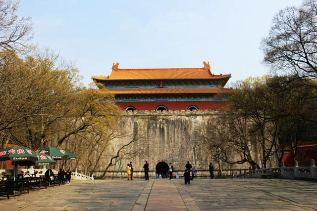中国GDP倒数第二是什么时候_2018年上半年中国GDP增速为6.8%而金融服务业的增速却是排在倒数...
