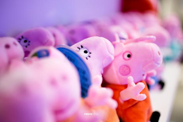 猪猪乐园,吃猪肉还可以见到猪跑路