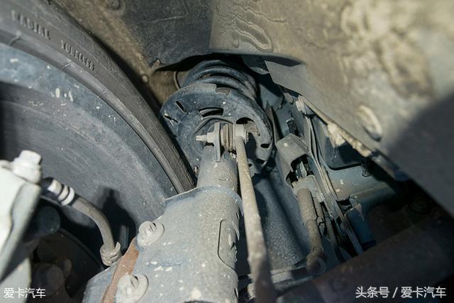 20万级的扭力梁 东风标致5008底盘解析