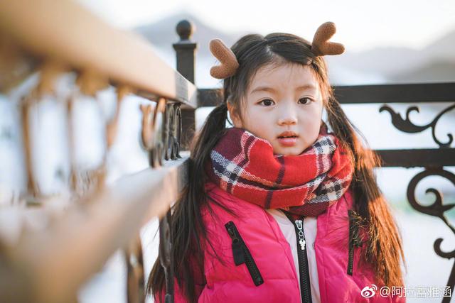 阿拉蕾崔雅涵最近美照,小小年纪长发及腰,大年