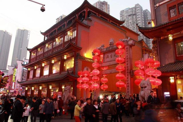 好吃当然是长沙天心夜市的小吃 火宫殿是长沙的第一站美食点