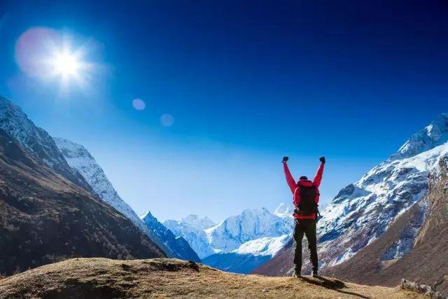 勇攀高峰,自驾游就应该去登山,你会有不一样的感受!