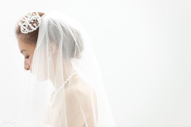 结婚不到三个月,我和他过不
下去了