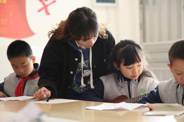 西安高新新徽学校开展教学开放日暨家长会活