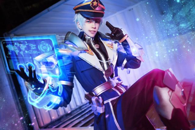 《cos·秀》熊叔cosplay王者荣耀游戏诸葛亮星际指挥官