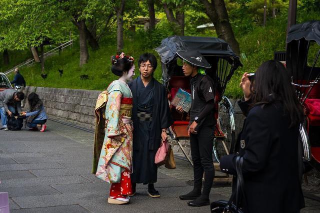 中国游客在日本机场滞留,却被中国网友称之为