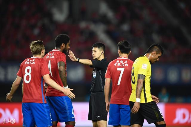 FIFA公布中国足协国际级裁判名单:主裁7人边裁