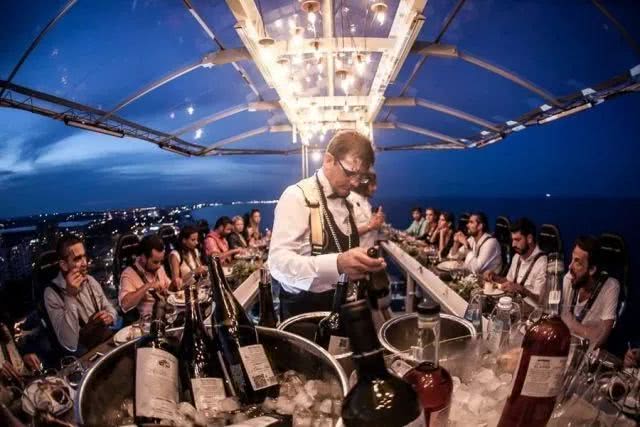 刷爆朋友圈的高逼格限量体验!空中餐厅浪漫晚餐免费请你吃!