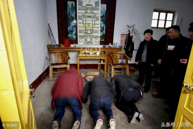 过年给长辈磕头,是优良传统还是封建旧习,是抵制还是保留?