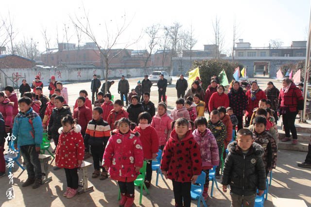 邓州市小杨营乡水牛小学举行有志之士捐资助学