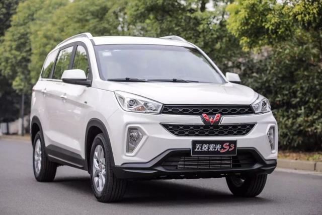 既是小面包,又是越野车!5万块买五菱宏光还是