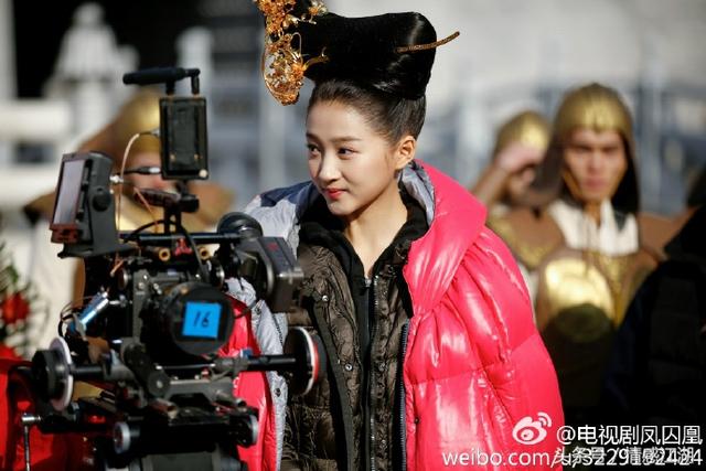 看过来,凤囚凰幕后花絮,宋威龙关晓彤面粉大战